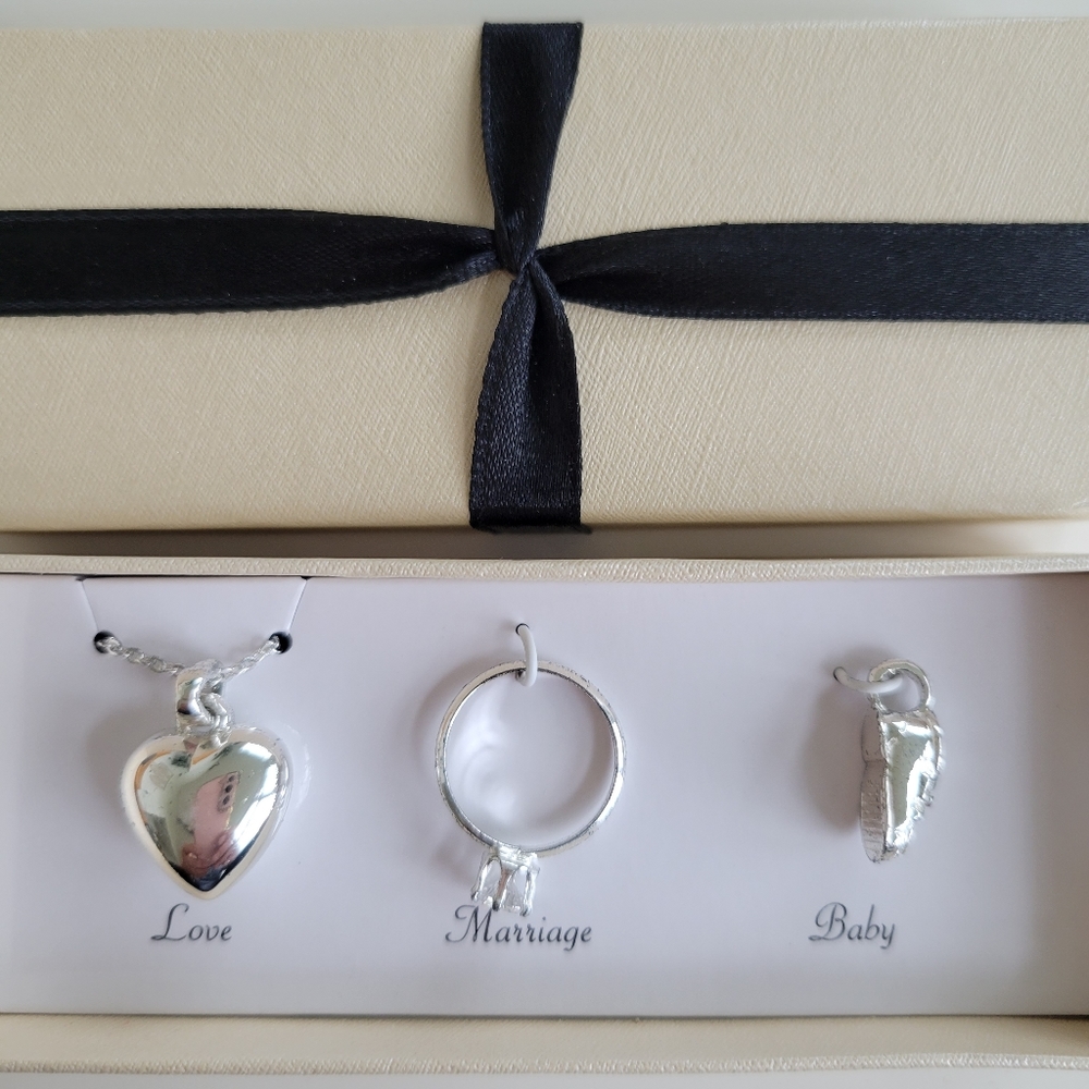 Avon | Joy of Life Charm Gift Set